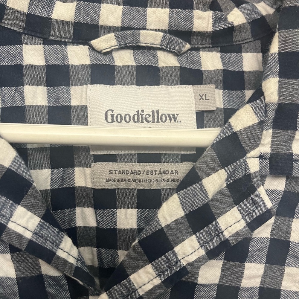 Goodfellows Button Down - Picture 2 of 3